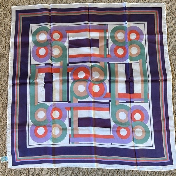 Geometric Pattern Scarf - Picture 4 of 4